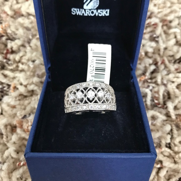 Jewelry - Crystal/CZ Filigree wide band Ring - size 7 (NWT)